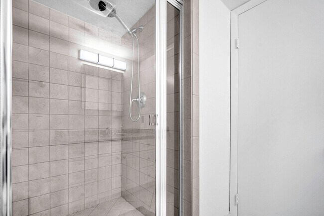 Building Photo - 4280 Galt Ocean Dr