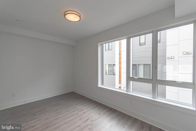 Building Photo - 105 Olive St