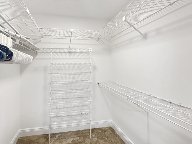 Building Photo - 3505 Oaks Way