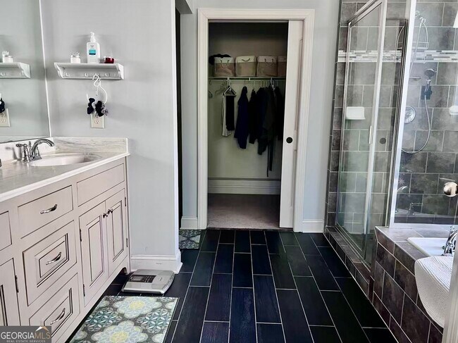 Building Photo - 303 Evesham Ave