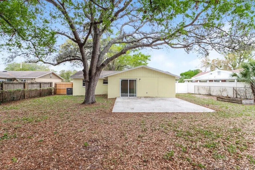 Building Photo - 6417 Willow Wood Ct