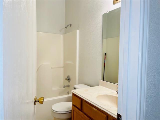 Building Photo - 4337 Park Creek Cir N