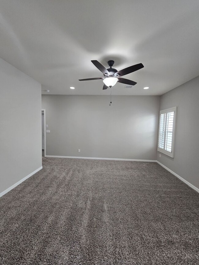 Building Photo - LUXURIOUS EASTSIDE HOME FOR RENT