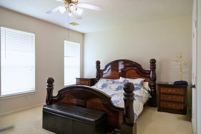 Building Photo - 15611 Mustang Island Dr