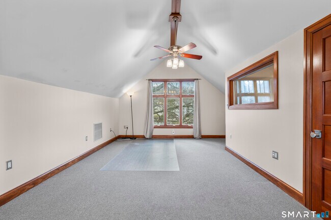 Building Photo - 105 Howe Ave