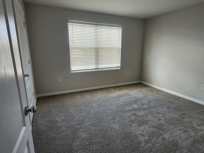 Building Photo - Lake Front House 4 Bedroom 3 Bathroom