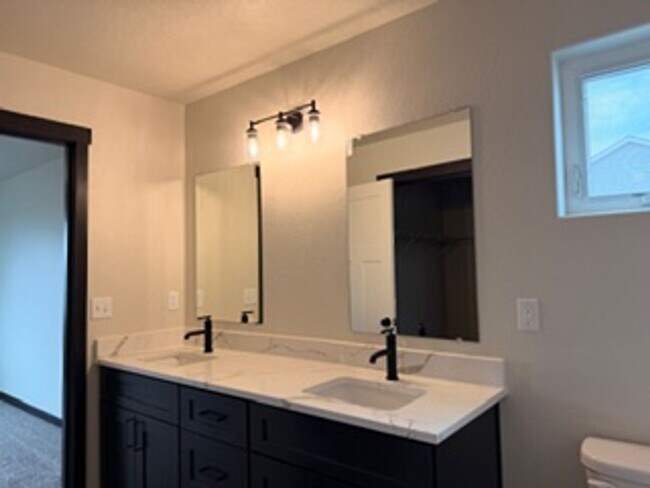 Building Photo - 6170 Ballantree Lp