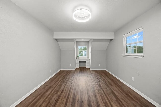 Building Photo - 8330 Fathom Cir