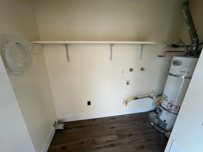 Building Photo - Newly Remodeled 3 bedroom 2 bath home in a great Location.