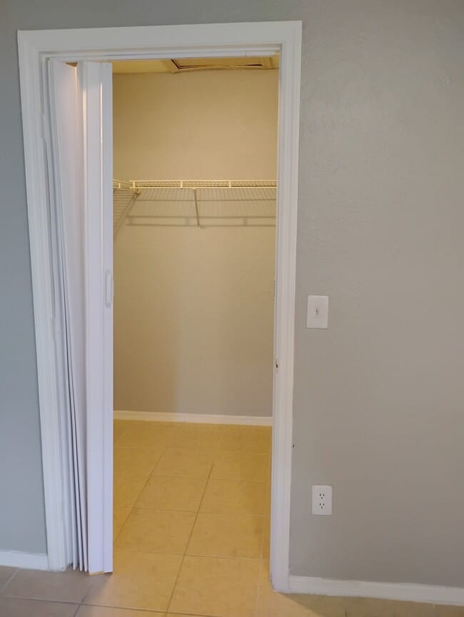 Building Photo - 2216 Grand Cayman Ct