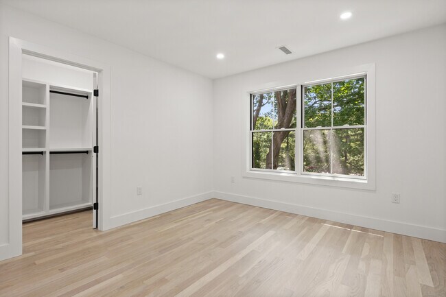 Building Photo - 26 Homestead Ln