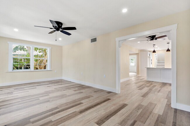 Building Photo - 3310 E Maritana Dr