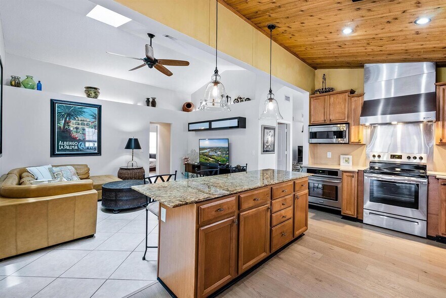 Building Photo - 149 Cypress Cv