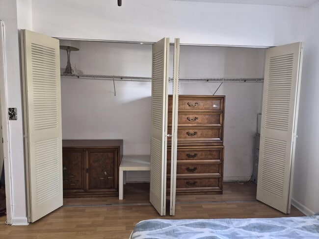 Building Photo - 100 Royal Palm Way