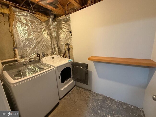Building Photo - 3965 Pepperidge Ct