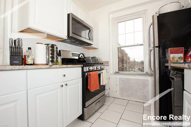 Building Photo - 2003 Commonwealth Ave