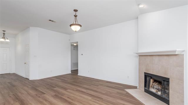 Building Photo - 402 Silver Mine Dr