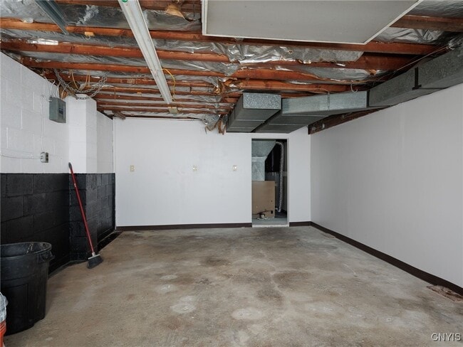 Building Photo - 20201 Overlook Dr