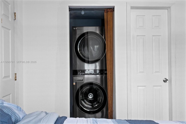 Building Photo - 1027 Pennsylvania Ave