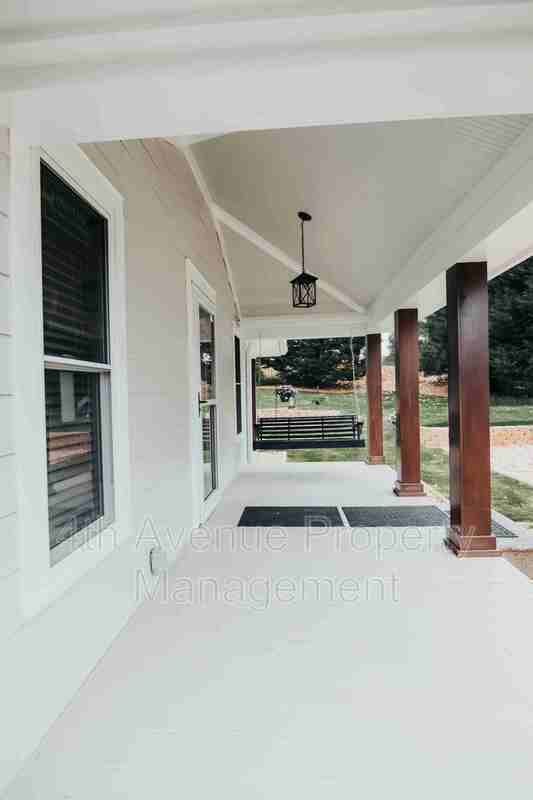 Building Photo - 529 Jackson St