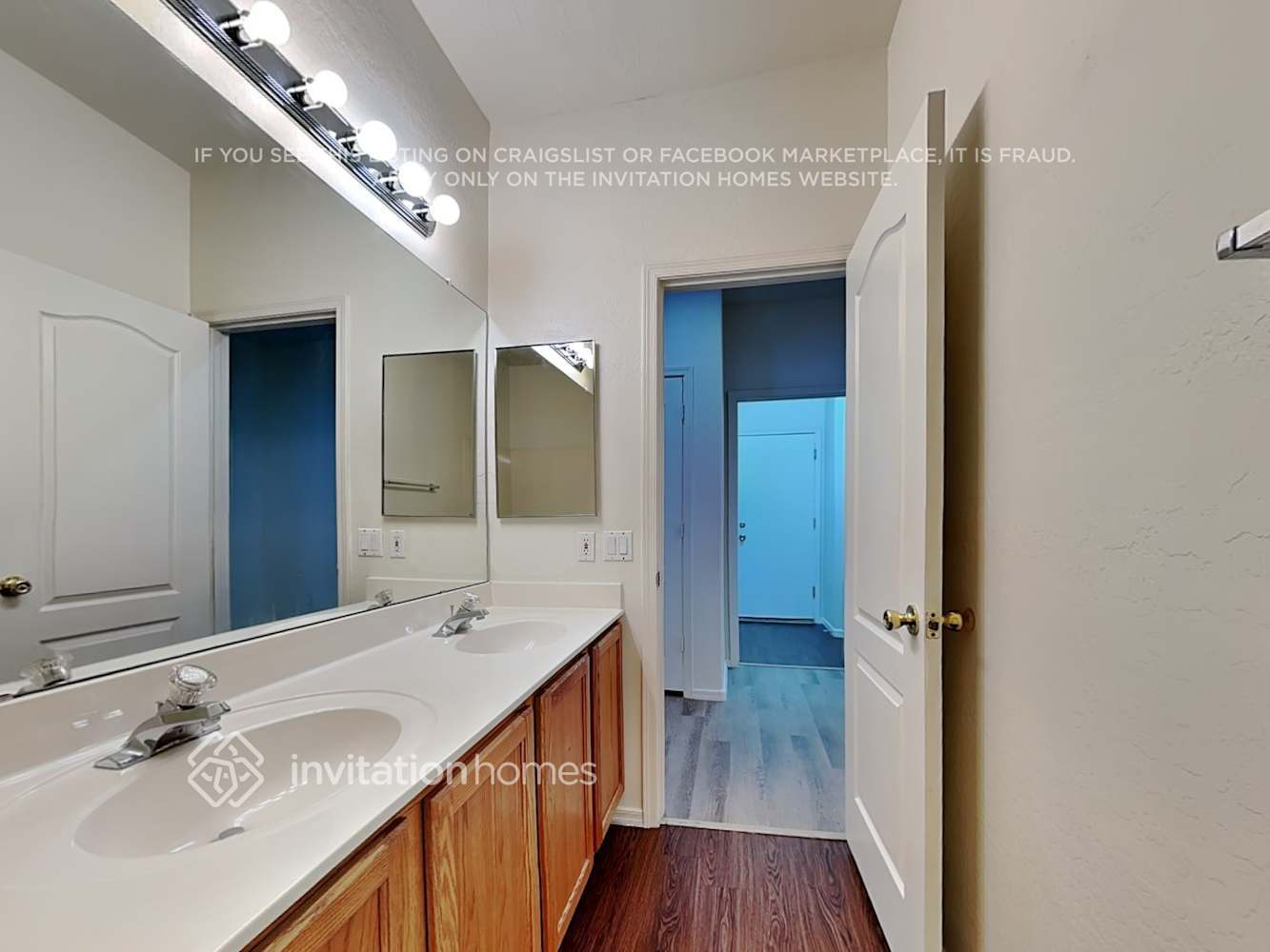 Building Photo - 2103 E La Costa Dr