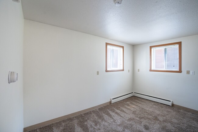 Fargo, ND Forest Avenue Apartments | Living - Forest Avenue