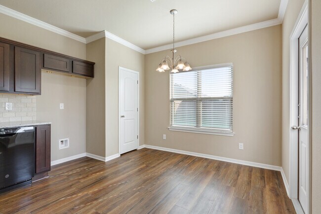 Building Photo - 623 Parkfield Ln