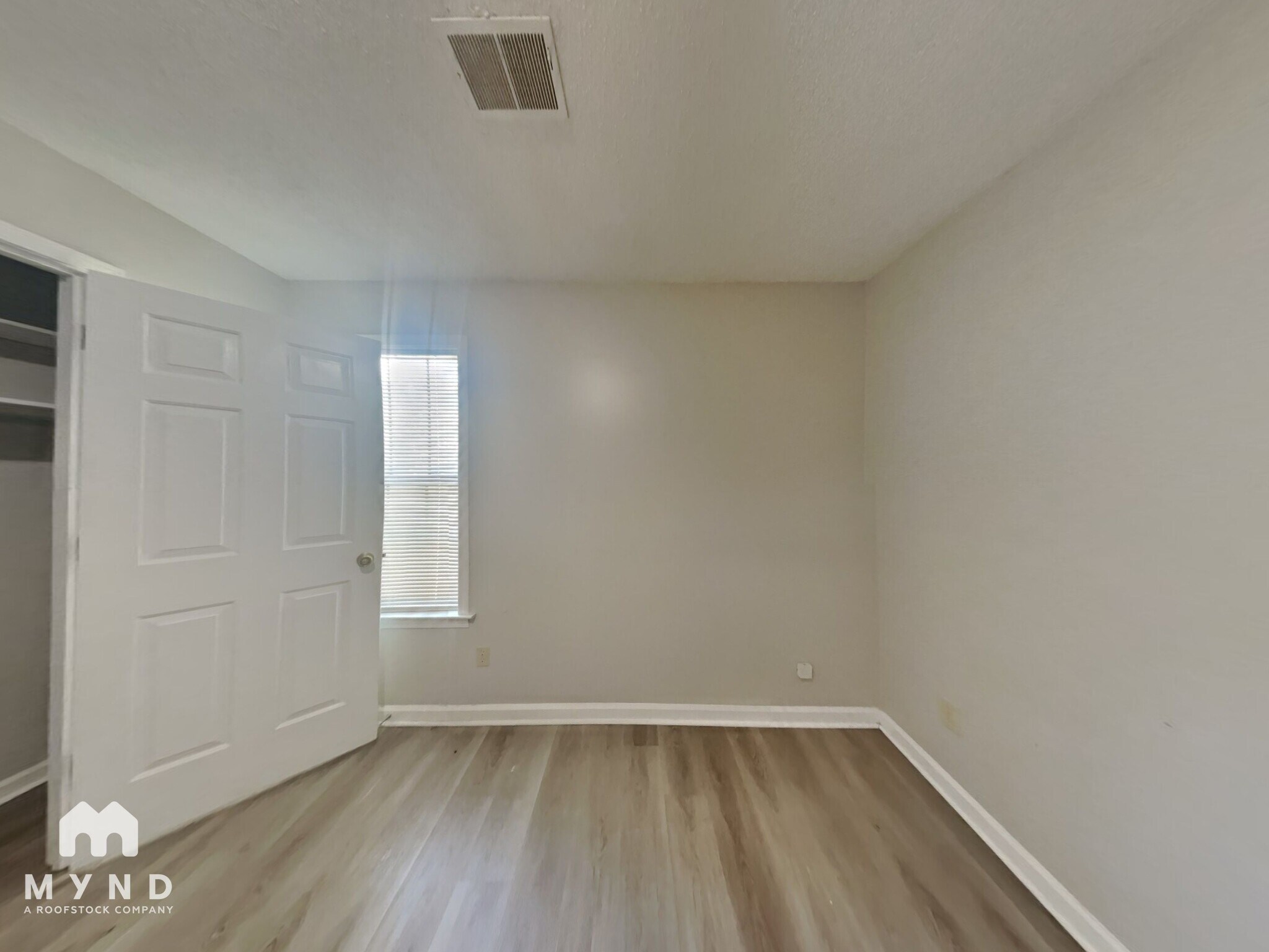 Building Photo - 976 Clarington Dr