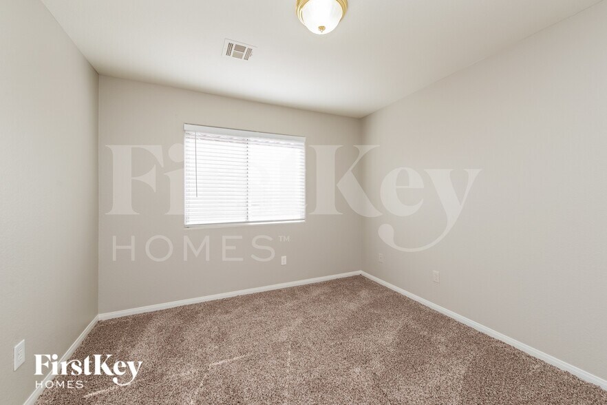 Building Photo - 8529 Gold Flash Ave