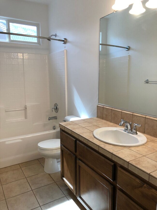 Building Photo - Available Now - Well-Maintained Home for Rent