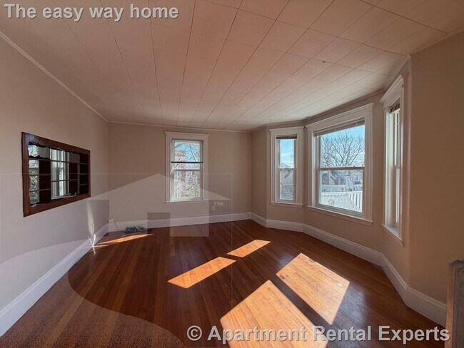 Building Photo - 110 Sharon St