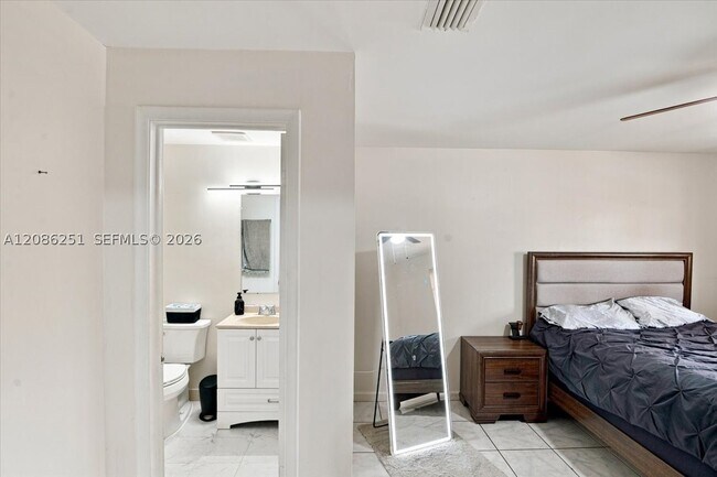 Building Photo - 6375 SW 136th Ct