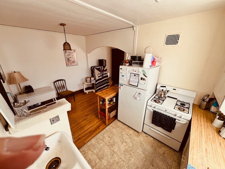 Kitchen - 3956 42nd Ave S