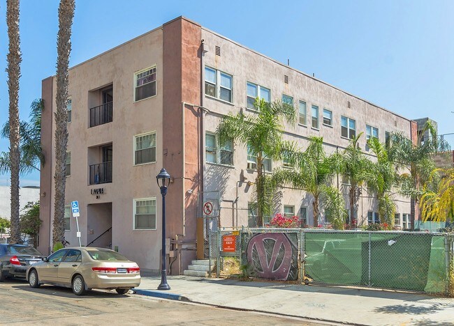 Building Photo - Jade Apartments