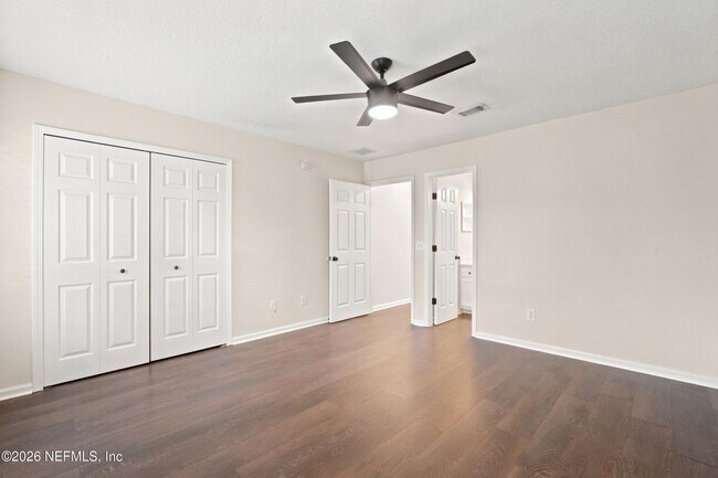 Building Photo - 577 Scrub Jay Dr