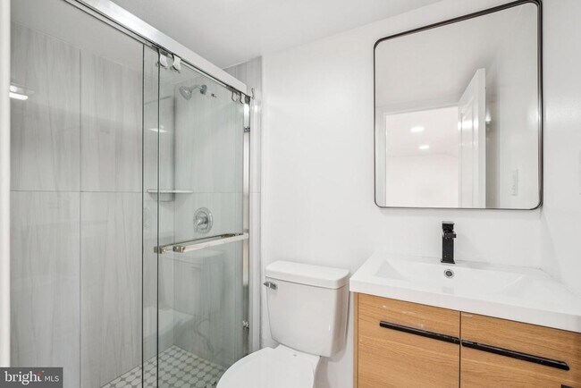 Building Photo - 1223 Spruce St