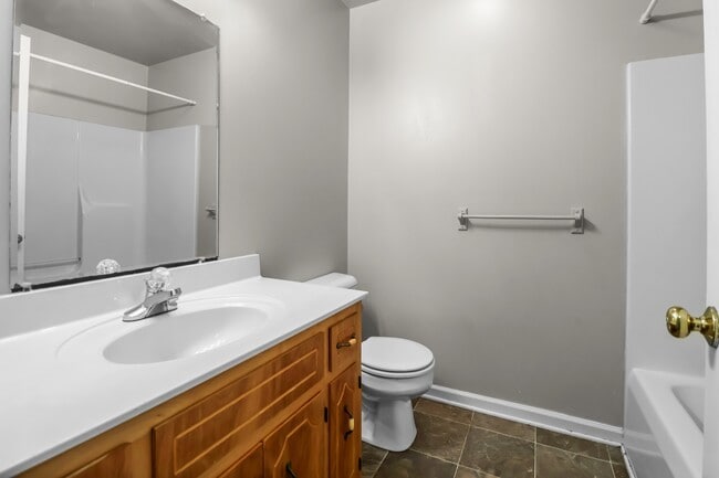 Building Photo - 284 Raleigh Dr