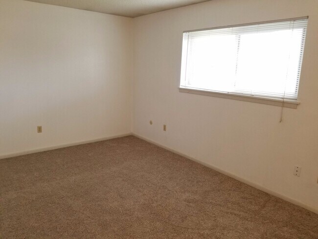 Building Photo - re1417