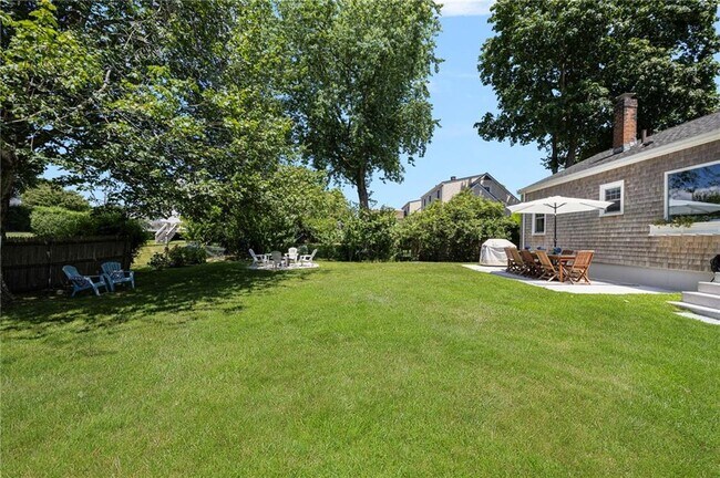 Building Photo - 133 Carroll Ave