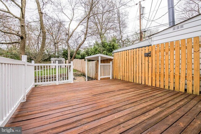 Building Photo - 5809 Mt Vernon Dr