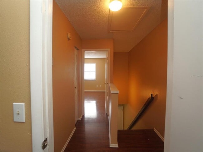Building Photo - 10049 Lake Oak Cir