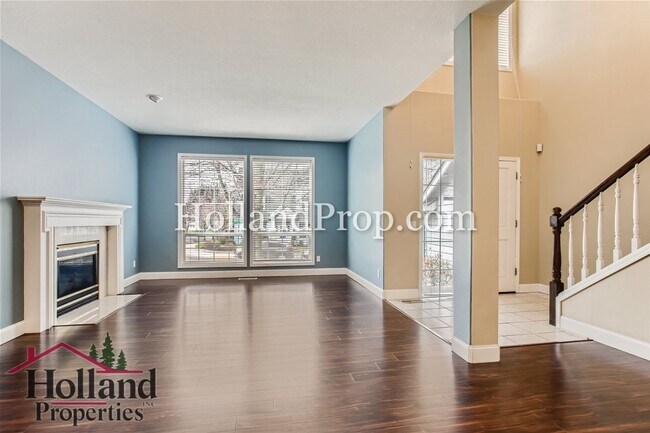 Building Photo - Beautiful 3-Bedroom Home with Dual Living Spaces & Private Backyard