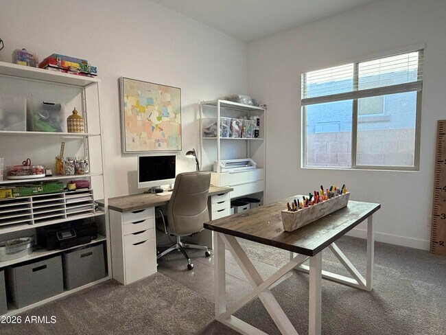 Building Photo - 10849 E Thunderbolt Ave