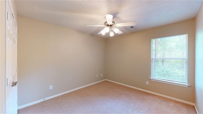 Building Photo - 23 Benedict Canyon Loop