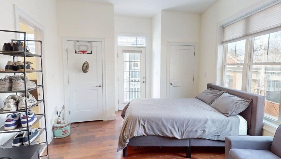 Building Photo - 4 Market St