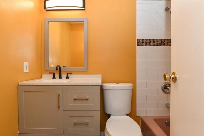 Building Photo - 1308 46th St