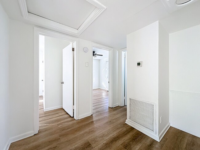 Building Photo - 5330 Quan Dr