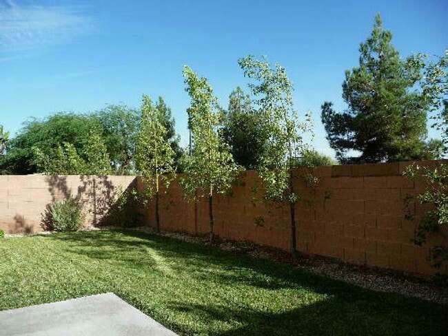 Building Photo - 863 Park Walk Ave