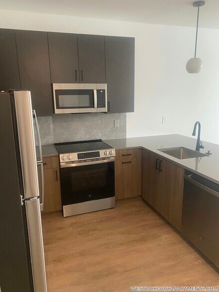 Building Photo - 199 Gardner St