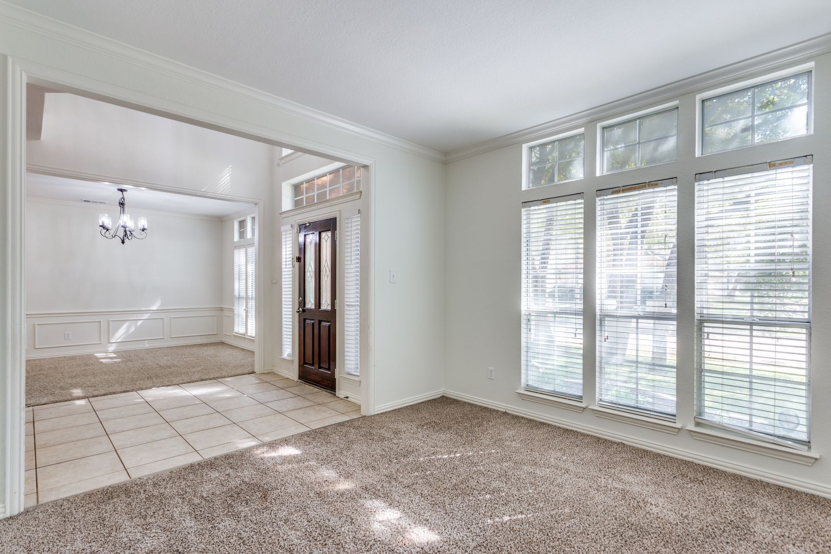 Building Photo - 2021 Broadleaf Dr
